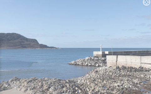 地震後は、隆起で岩場がむき出しになってしまいました。自然の脅威が伝わります。